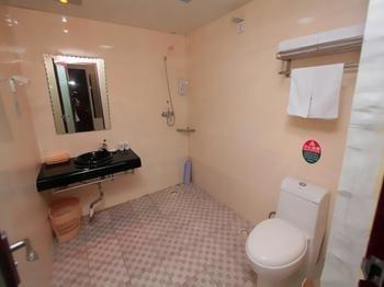Jinzuan 100 Holiday Hotel Qufu Eksteriør billede